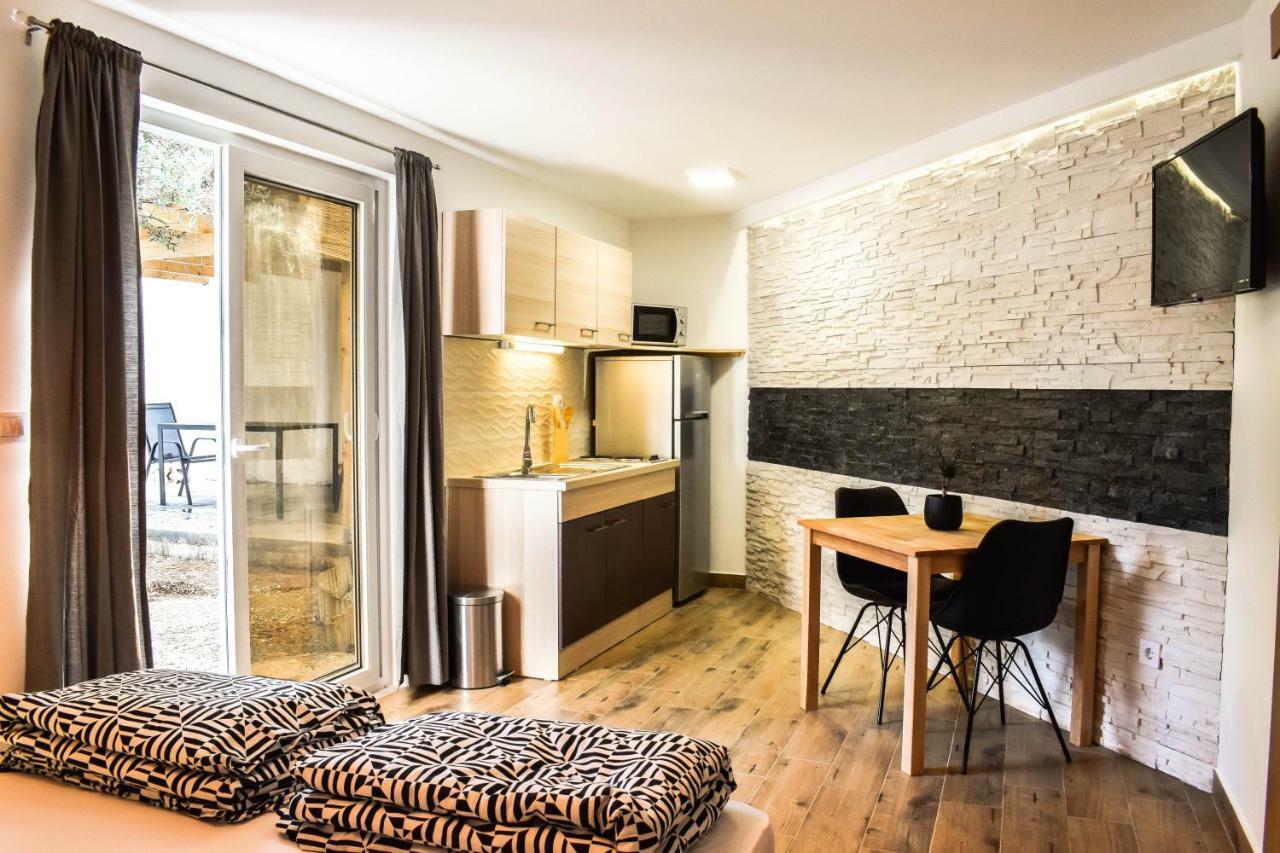 Olive Garden Apartment Molunat Exterior photo