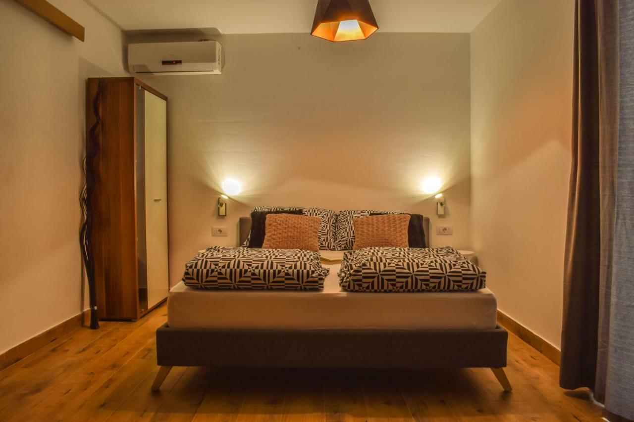 Olive Garden Apartment Molunat Exterior photo